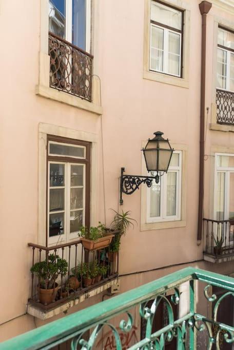 Magnificent Historical City Centre Apart With Terrace Lisabona Exterior foto
